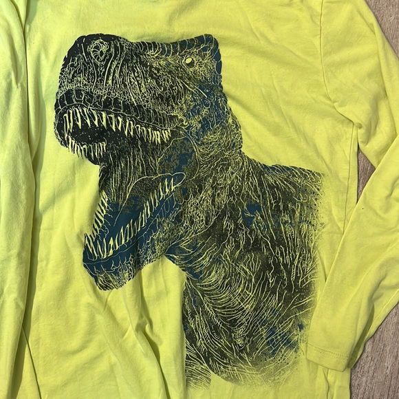 Lot of 3❗️Graphic Long Sleeve Shirts- Size L 10/12 - Picture 4 of 7